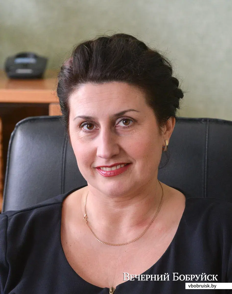 Нотариус Шелковина Юлия Георгиевна.