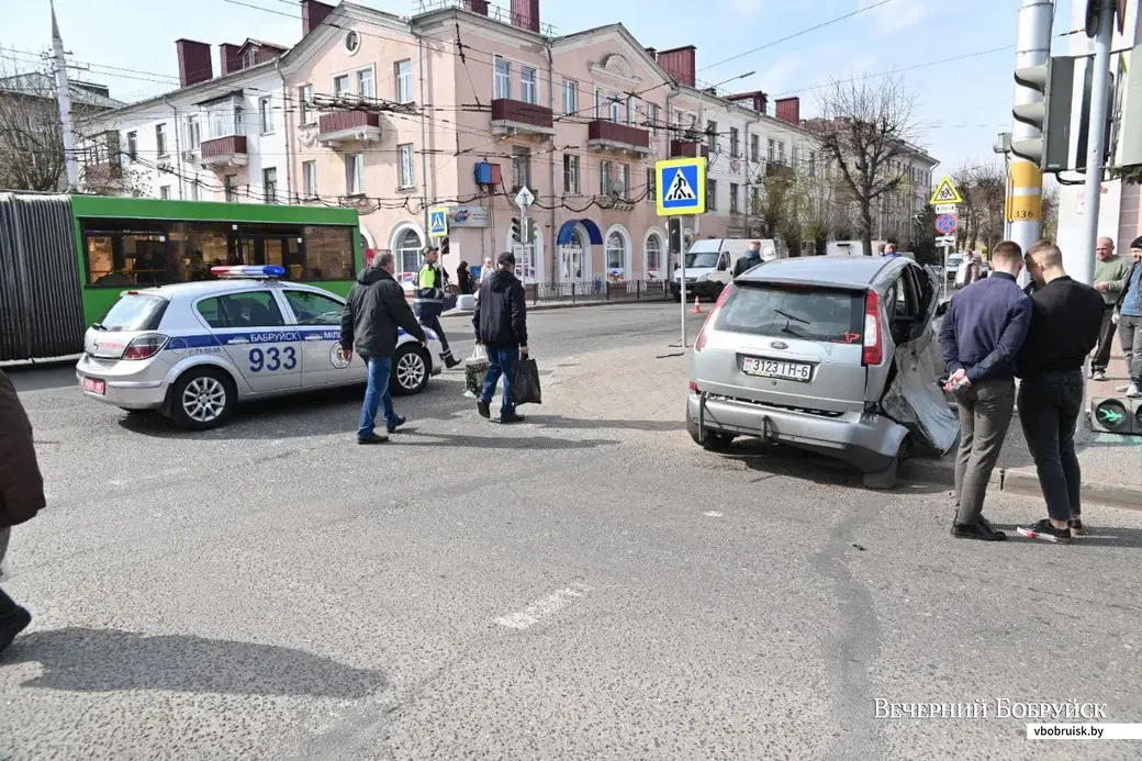 29.04.2021, ДТП на перекрестке Советская-Интернациональная