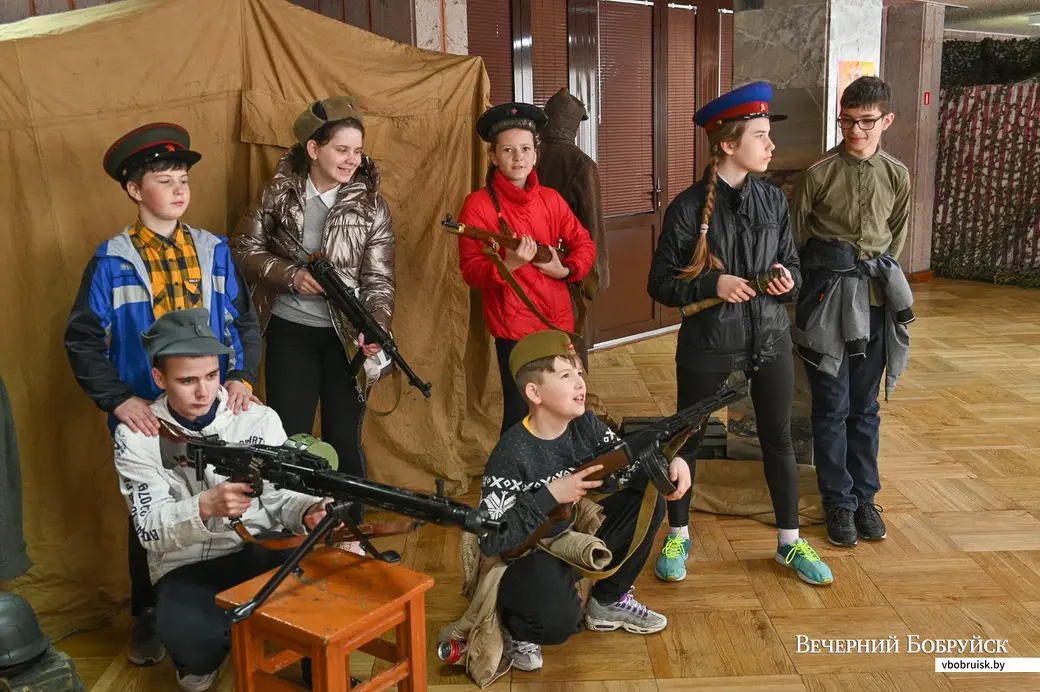 30.04.2021. Бобруйск. Выставка «Герои Бобруйска» клуба военно-исторической реконструкции «Бобруйский рубеж» Дворца искусство города Бобруйска