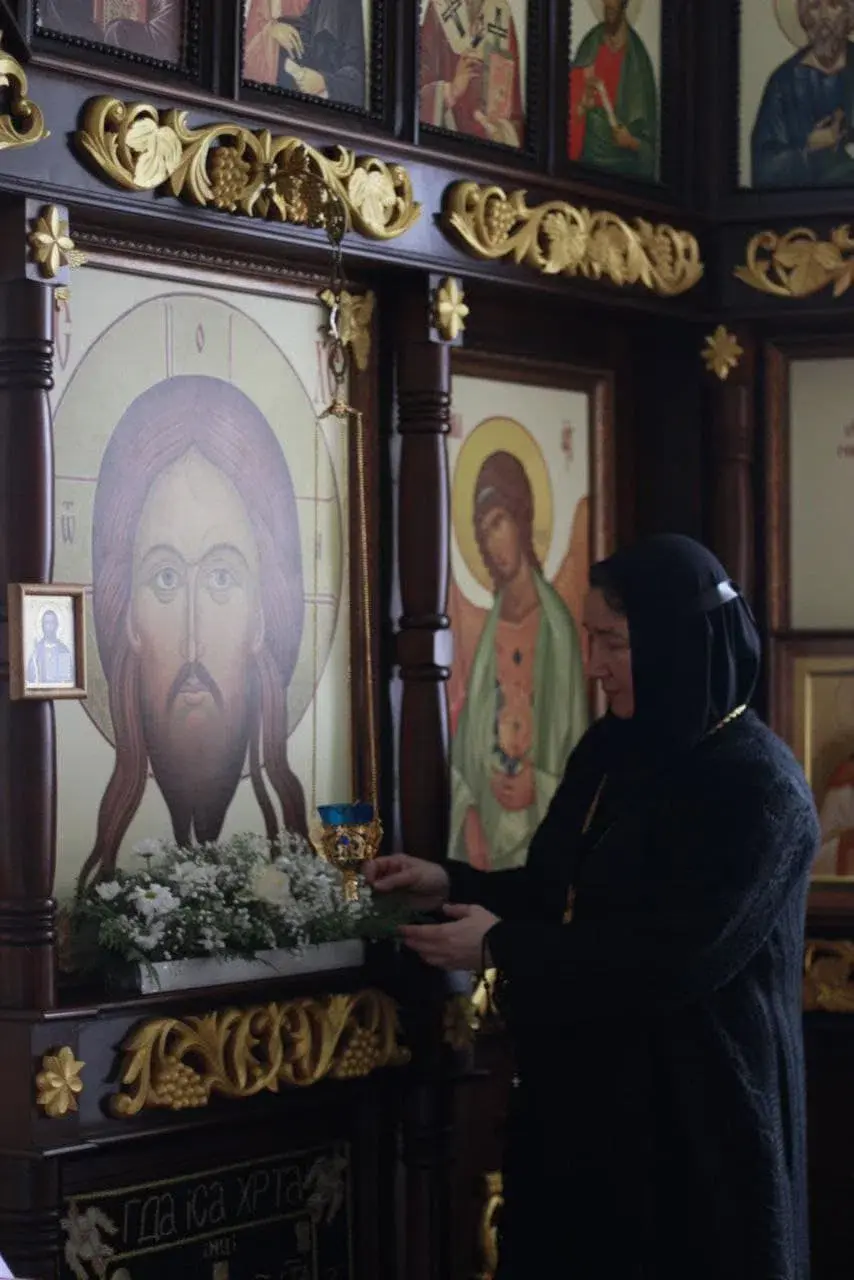 В 6 утра насельницы монастыря собираются для совместной молитвы.