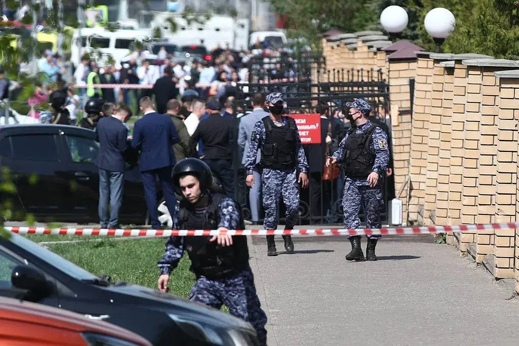 Podrostki Otkryli Strelbu V Shkole V Kazani Desyatok Pogibshih Bobruisk Ru