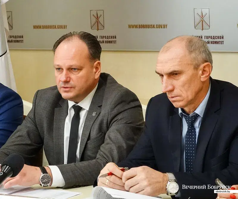 30.11.2018. Пресс-конференция в Бобруйском горисполкоме по вопросам ЖКХ. Олег Ковель и Петр Ярош. Фото из архива «ВБ»