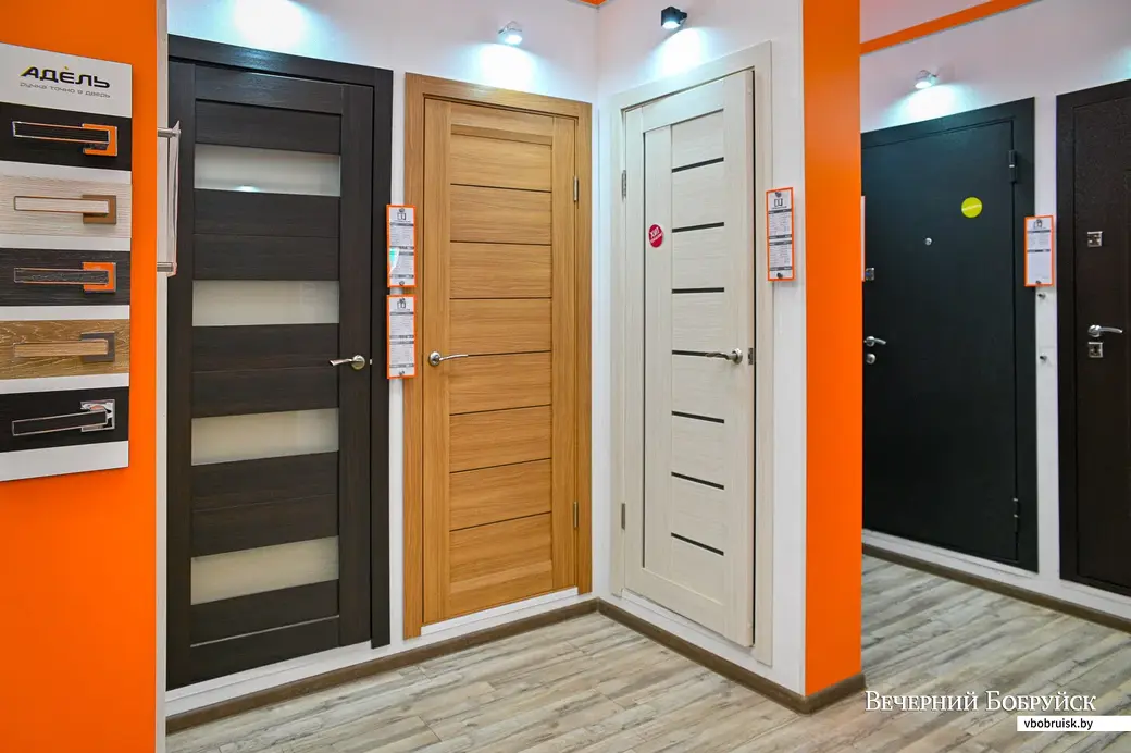 13.05.2021. Бобруйск. Магазин дверей Open Door. Сегодня пользуется спросом «геометрия»: