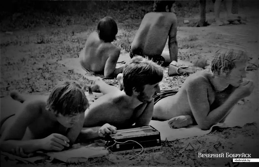 Могилев, начало 1970-х. Днепровский пляж, на волне Радио Люксембург.