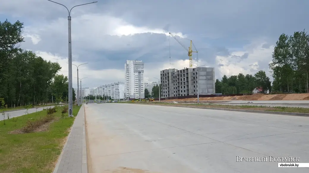Новый участок проспекта Строителей в 5 микрорайоне почти готов. 9 июня 2021 год.