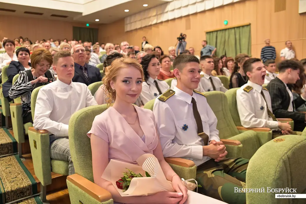 10.06.2021. Бобруйск. Вручение аттестатов зрелости выпускникам средней школы №27