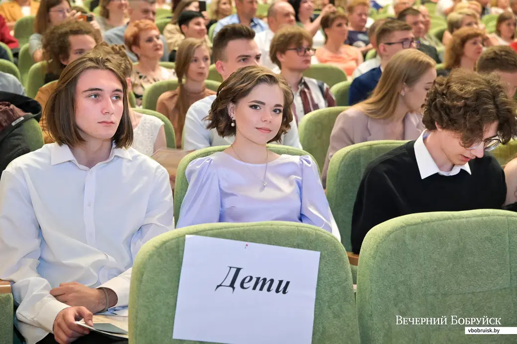 10.06.2021. Бобруйск. Вручение аттестатов зрелости выпускникам средней школы №27