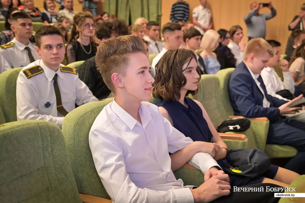 10.06.2021. Бобруйск. Вручение аттестатов зрелости выпускникам средней школы №27