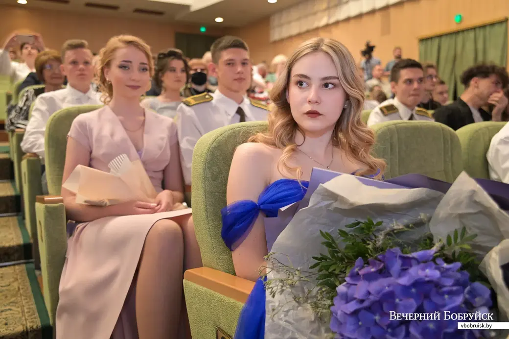 10.06.2021. Бобруйск. Вручение аттестатов зрелости выпускникам средней школы №27
