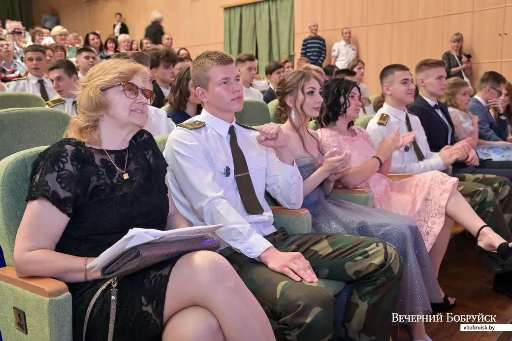10.06.2021. Бобруйск. Вручение аттестатов зрелости выпускникам средней школы №27