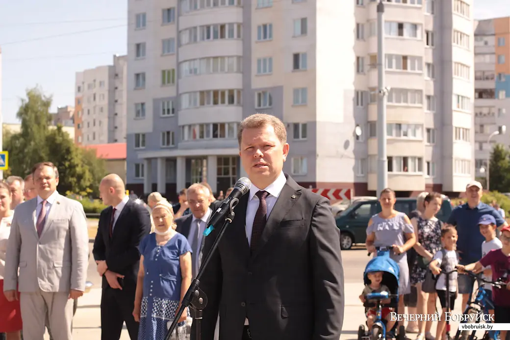 Бобруйск, 26 июня 2021 года. Торжественное открытие нового участка проспекта Строителей. Председатель Бобруйского городского исполнительного комитета Александр Студнев.