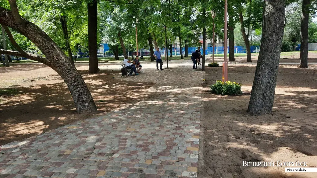 30.06.2021, сквер на пересечении улиц Дзержинского и Пушкина