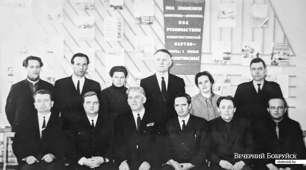 09.06.2021. Бобруйск. Фото из личного архива жительницы дома №64 на улице Интернациональной Галины Александровны Бодрой. Коллектив работников базовой лаборатории