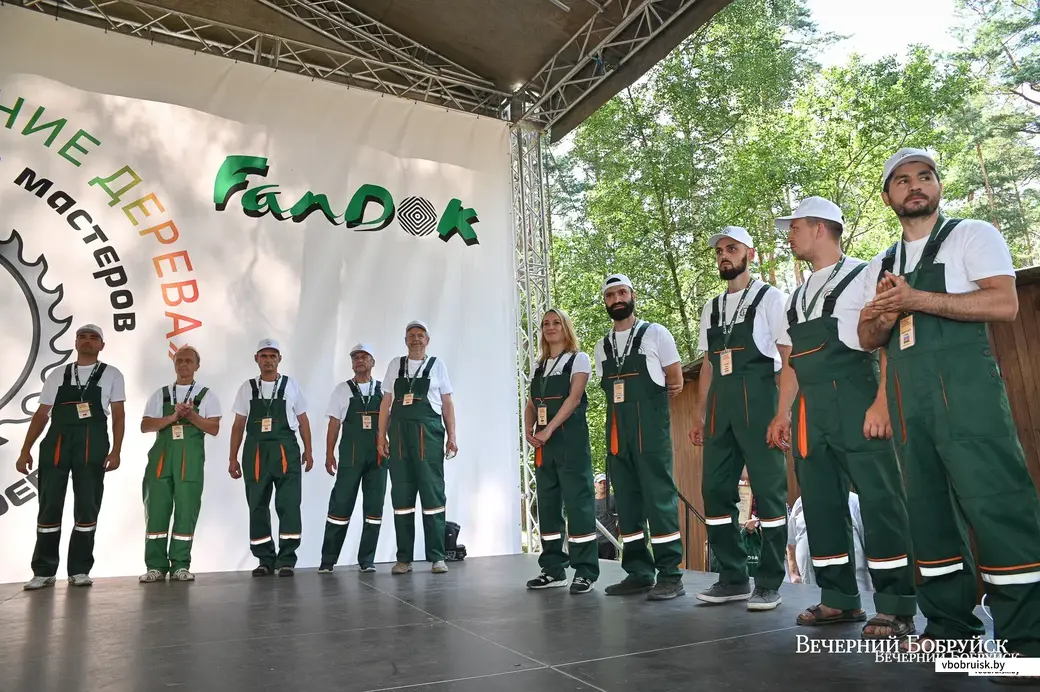 09.07.2021. Бобруйск. Конкурс-пленэр мастеров резьбы по дереву «Перевоплощение дерева».