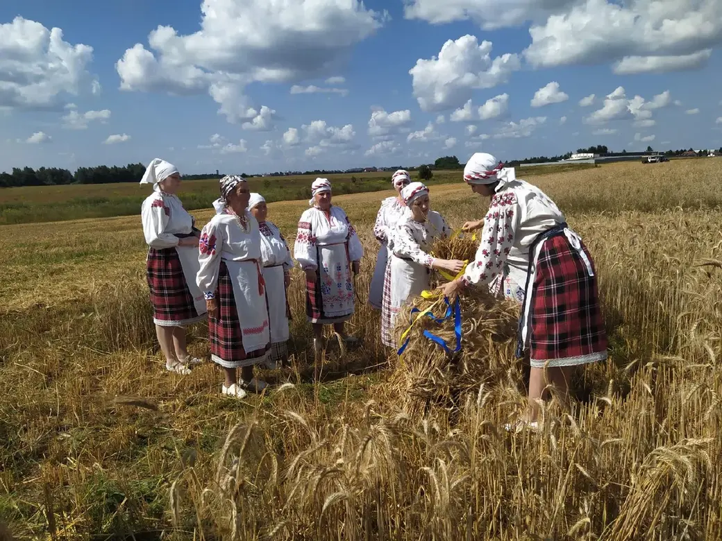 Удзельнікі ансамбля «Крынічанька» палацу культуры Палыкавічаў. Фота: «Прыдняпроўская ніва».