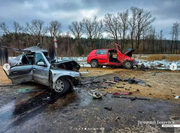 Подборка фото десяти самых страшных аварий за минувшее полугодие