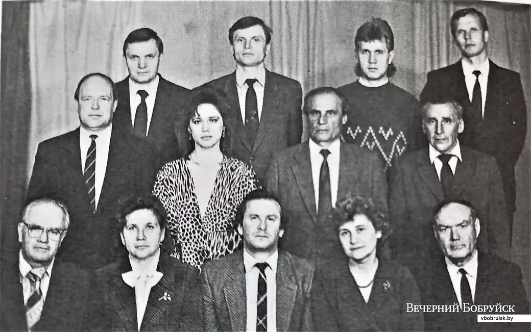 Кафедра сопромата ММИ в конце 70-х. Крайний справа в среднем ряду -- В.Гросс.