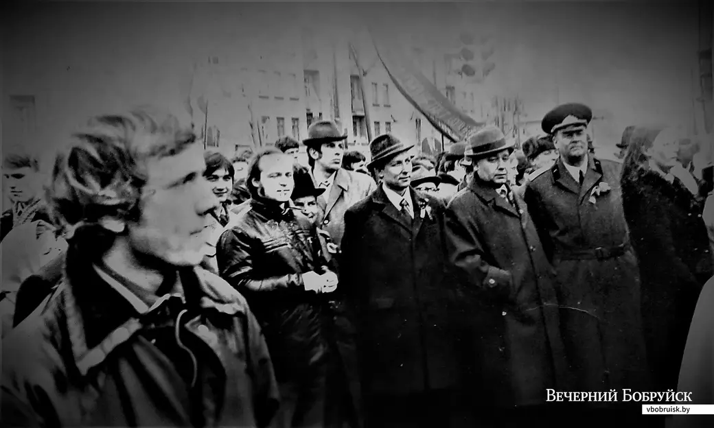 Преподаватели ММИ на демонстрации. 1977 год.