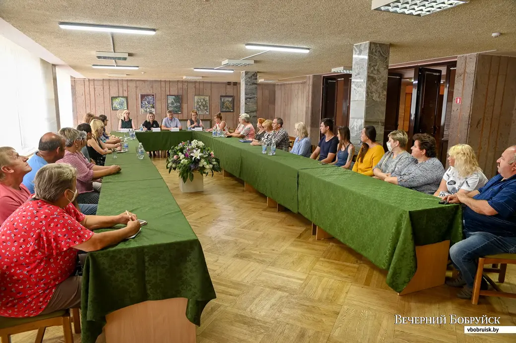 05.08.2021. Бобруйск. Встреча ремесленников с начальником отдела культуры Вадимом Щербичем