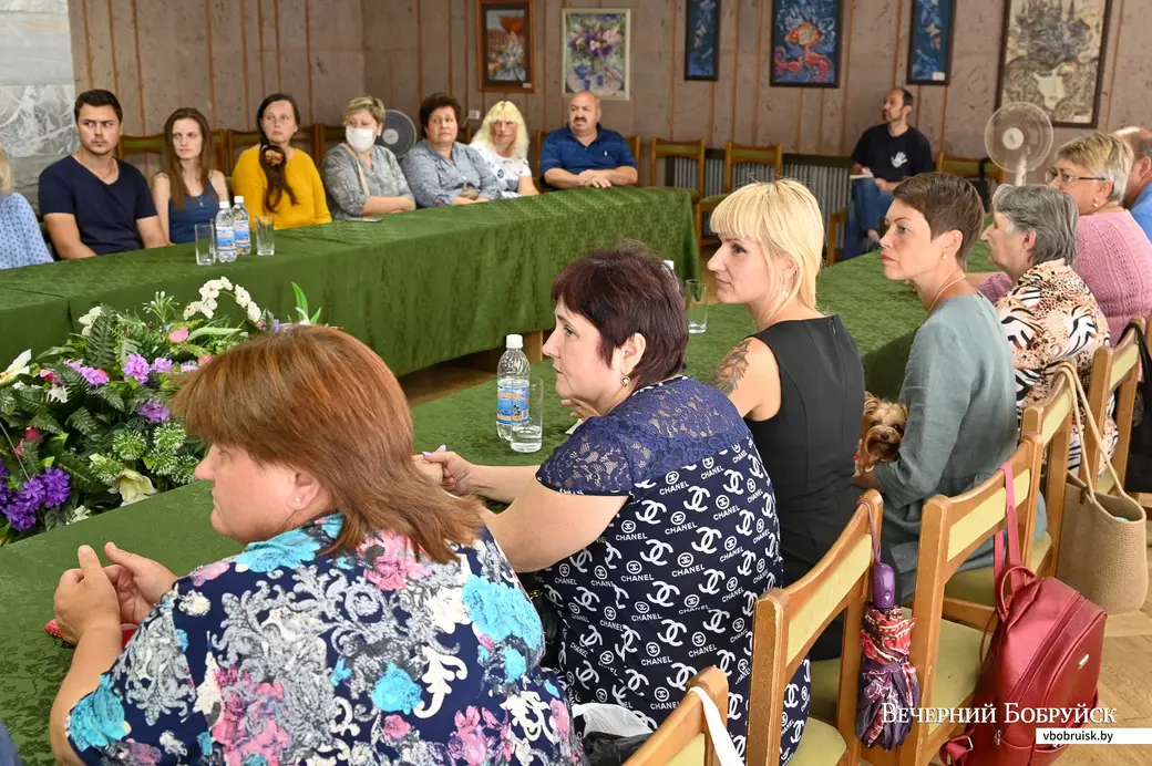 05.08.2021. Бобруйск. Встреча ремесленников с начальником отдела культуры Вадимом Щербичем