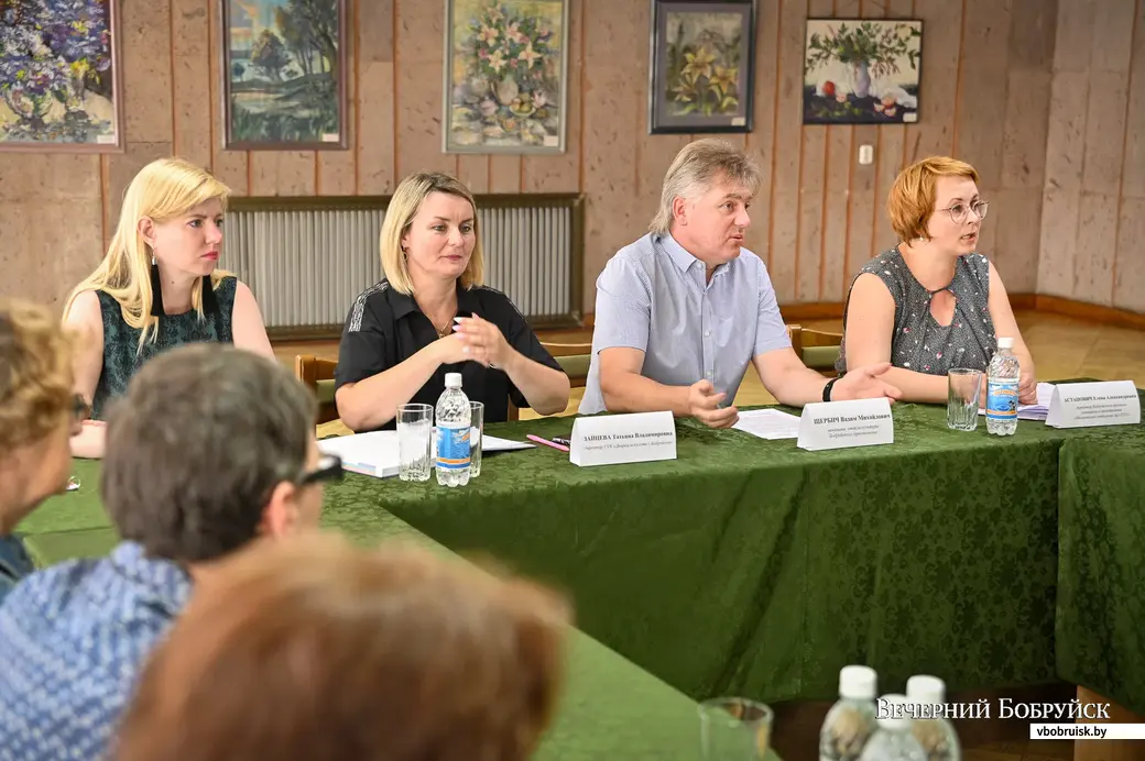 05.08.2021. Бобруйск. Встреча ремесленников с начальником отдела культуры Вадимом Щербичем