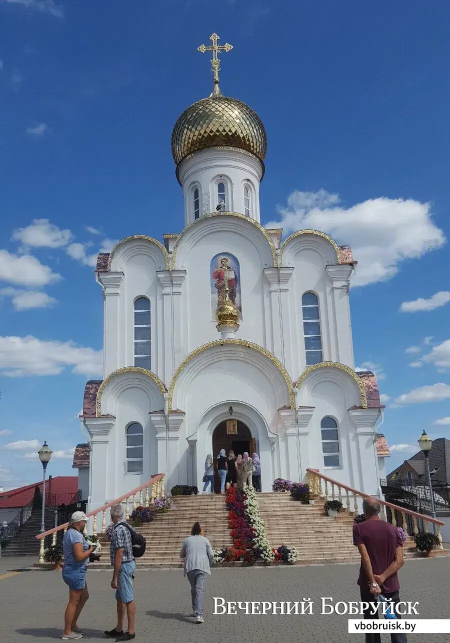 Кафедральный собор в честь святителей Кирилла и Лаврентия Туровских.