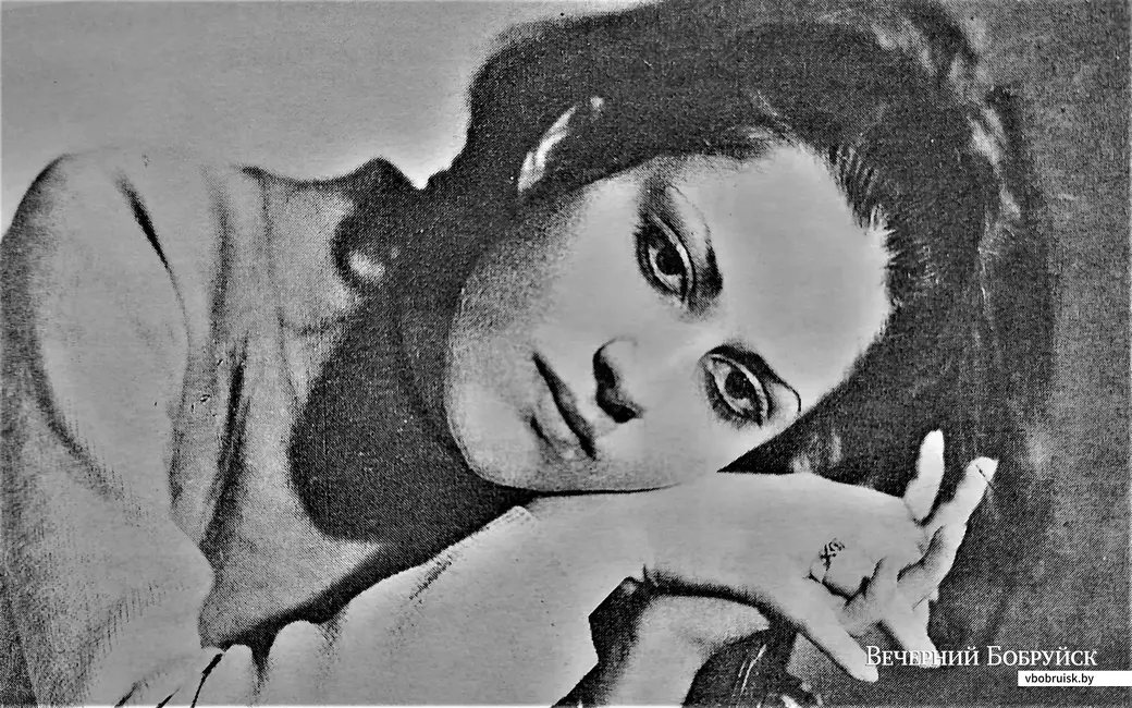 Алла Лесниковская, начало 1970-х. Кольцо при ней.