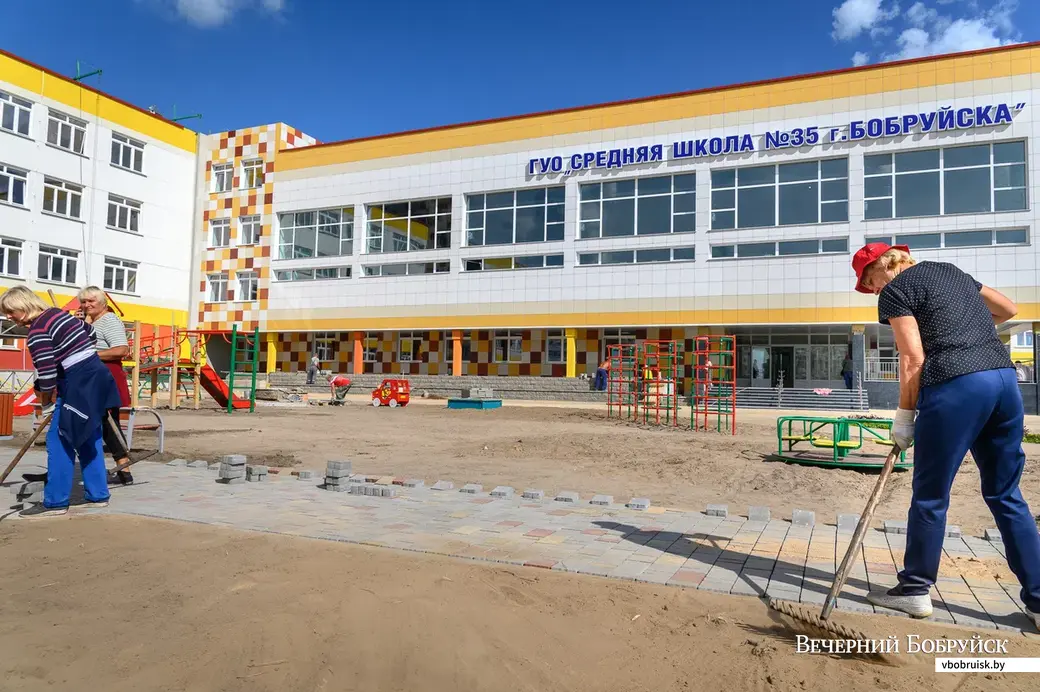 23.08.2021. Бобруйск. Строительство средней школы №35. Фото: Александр ЧУГУЕВ