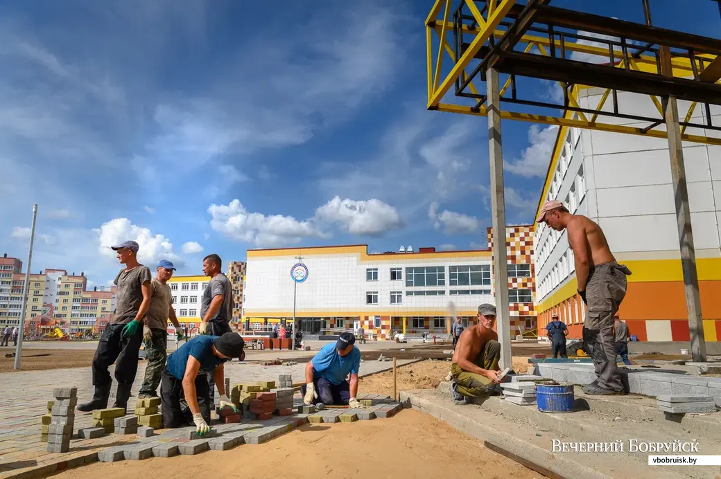 23.08.2021. Бобруйск. Строительство средней школы №35. Фото: Александр ЧУГУЕВ
