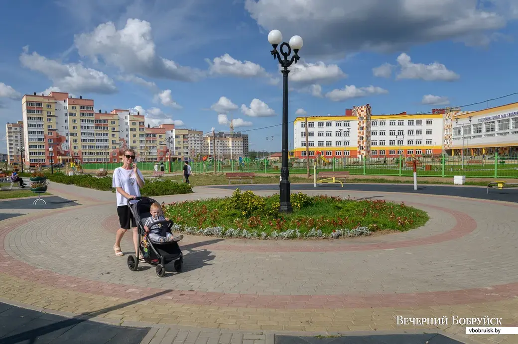 23.08.2021. Бобруйск. Строительство средней школы №35. Фото Александра ЧУГУЕВА /