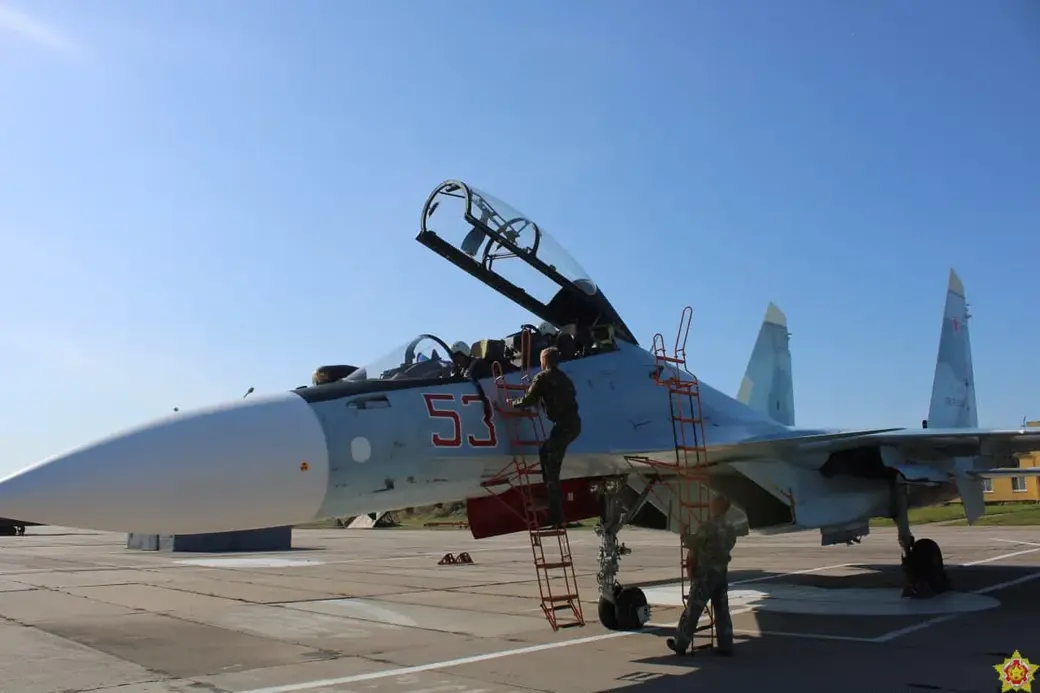 Прибытие российских войск на аэродром Барановичи.