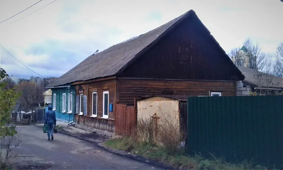 Вот в этом доме №23 по улице Яцыно в Могилеве (в прошлом переулок Краснопольский) Выладимир Высоцкий в далеком 1966 году порадовал застольщиков свом пением.