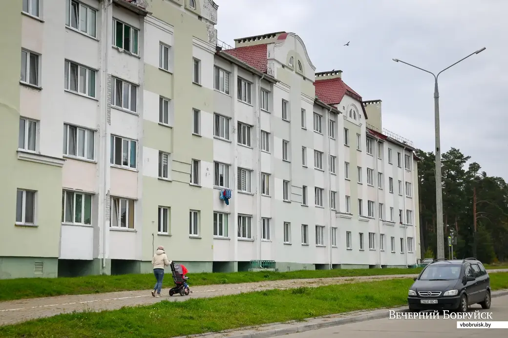 30.09.2021. Бобруйск. Микрорайон Киселевичи. Жилой дом на улице Горелика