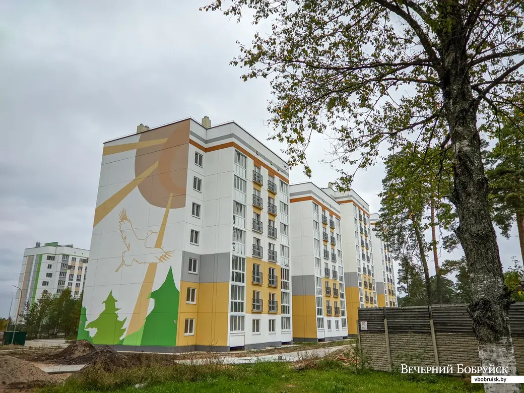 30.09.2021. Бобруйск. Микрорайон Киселевичи. Новостройки на улице Панова