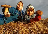 Большая семейка белых, опята с подворья и самые юные охотники. Фотоконкурс «Тихая охота» продолжается
