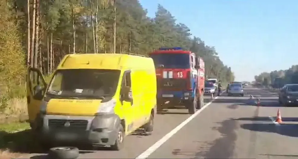 7 октября 2021 года. ДТП на трассе у деревни Ясень. Кадр видео.