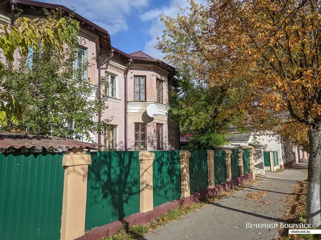 Улица Бахарова