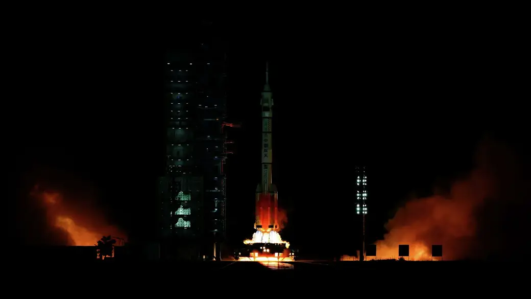 Запуск пилотируемого корабля «Шэньчжоу-13» был осуществлен с космодрома Цзюцюань.