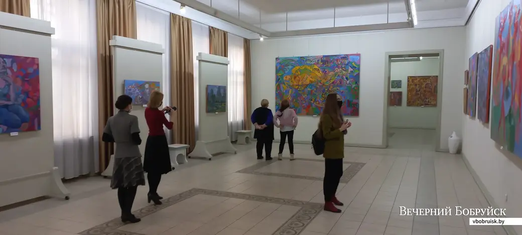 На выставке Игоря Беспалова и Галины Гулевой.