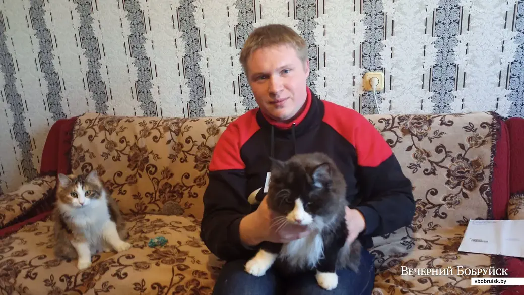 Сергей Кудлач со своими питомцами.
