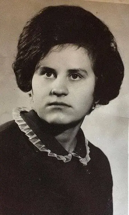 Бабушка Валя (Млынарская Валентина Федоровна), мамина мама.