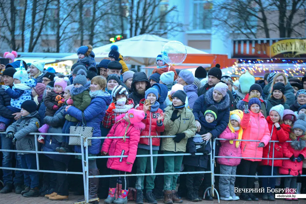 18.12.2021. Бобруйск. Церемония зажжения елочных огней на главной елке на площади имени В.И.Ленина