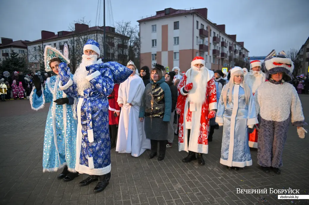 18.12.2021. Бобруйск. Церемония зажжения елочных огней на главной елке на площади имени В.И.Ленина