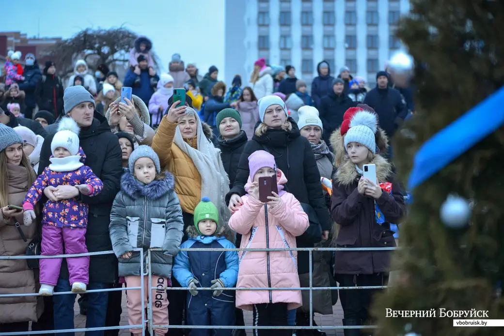 18.12.2021. Бобруйск. Церемония зажжения елочных огней на главной елке на площади имени В.И.Ленина