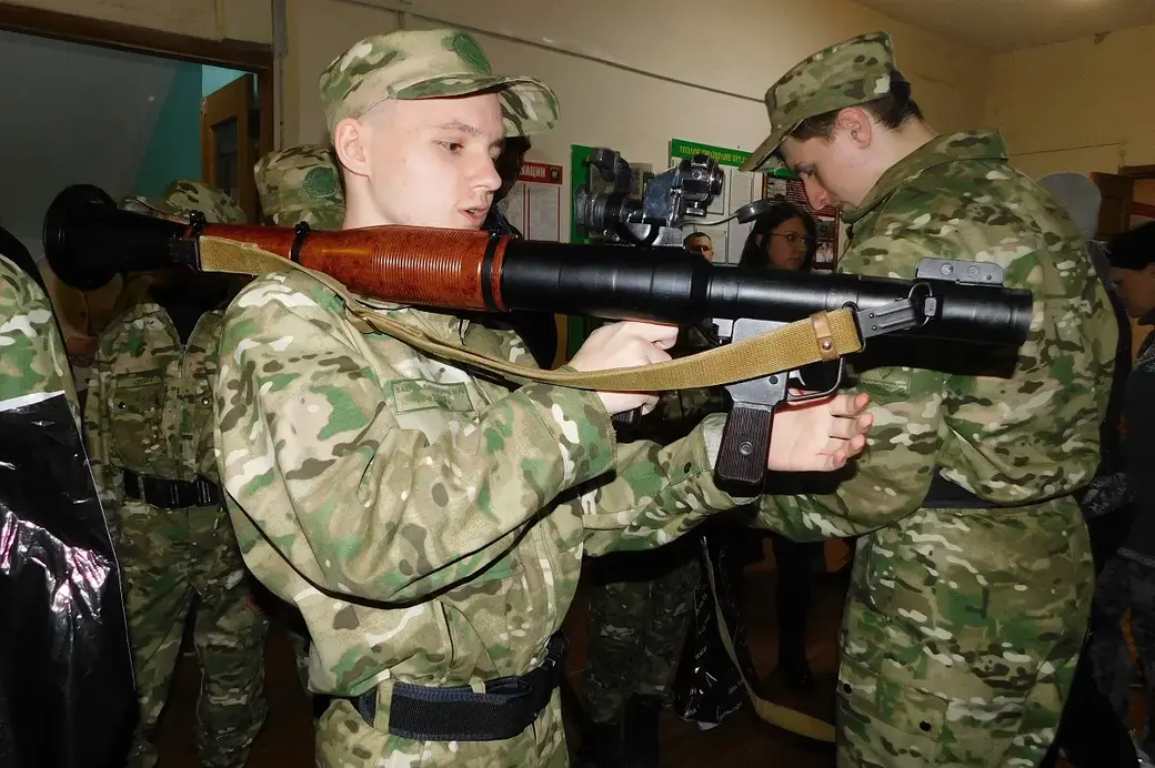 Бобруйск, 18 декабря 2021 года. Открытие детского военно-патриотического клуба «Зубр» в войсковой части 5527.