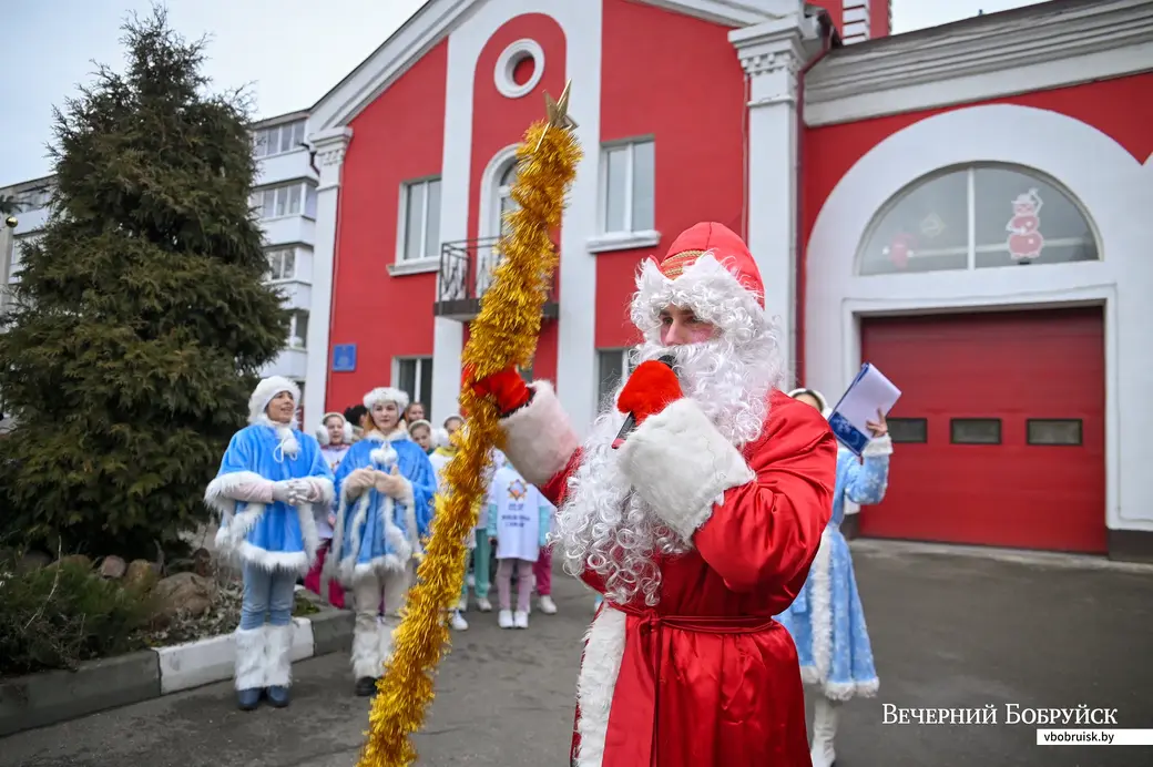 18.12.2021. Бобруйск. Новогодний Флэшбом у пожарной части №4