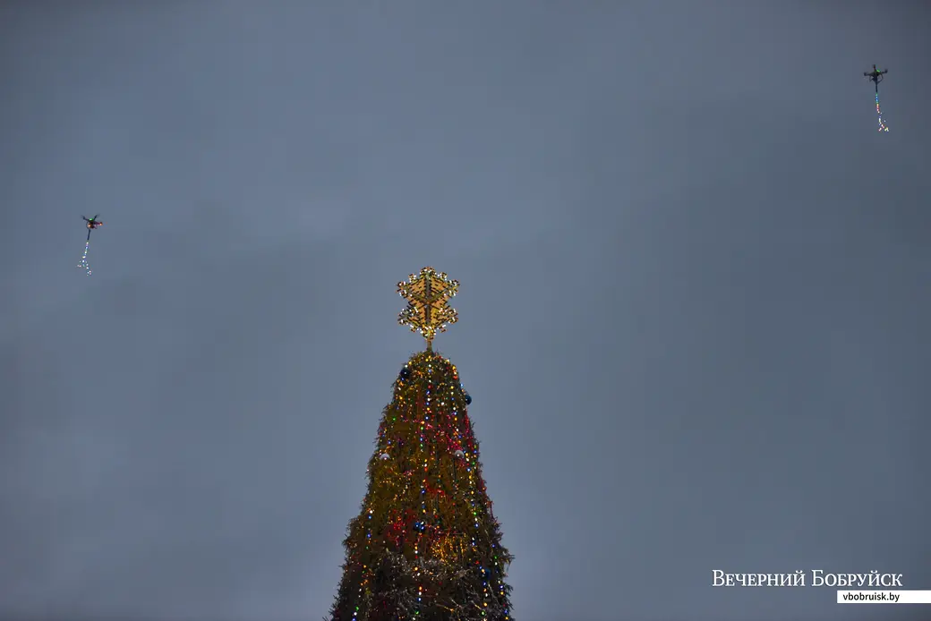 18.12.2021. Бобруйск. Церемония зажжения елочных огней на главной елке на площади имени В.И.Ленина
