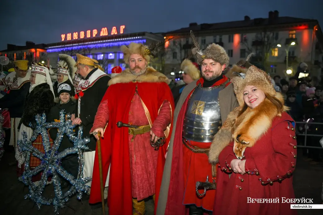 18.12.2021. Бобруйск. Церемония зажжения елочных огней на главной елке на площади имени В.И.Ленина