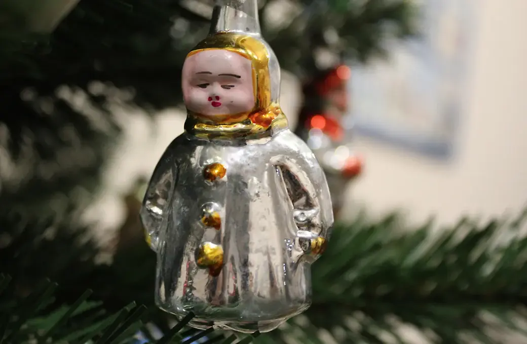 20.12.2021 год. Могилев. Выставка советских елочных игрушек Галины Жук в этнографическом музее Могилева.
