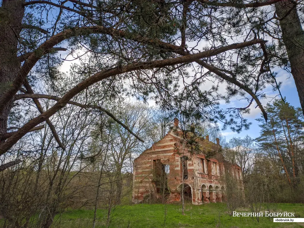 08.05.2021. Ивенецкий сельский Совет. Велопоход туристов клуба «Родина» ОАО «Белшина» по маршруту: Заславль – Налибокская пуща – озеро Кромань – Кореличи – Мир – Столбцы